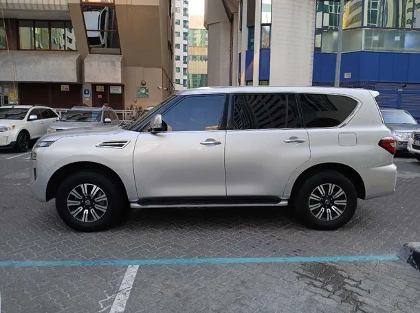 Car image 8