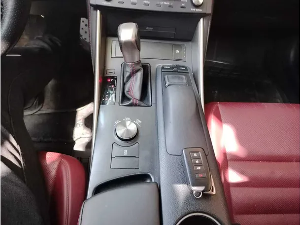 Car image 24