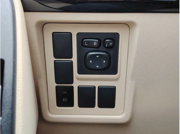Car image 35