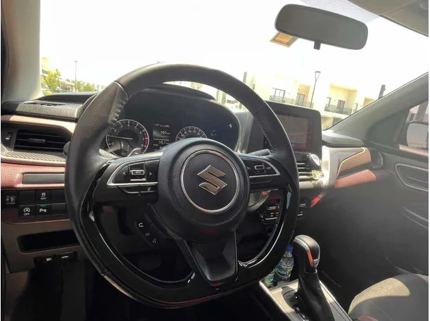 Car image 18