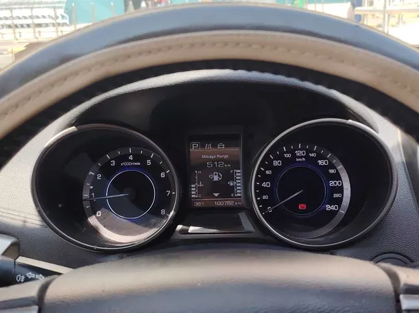 Car image 26