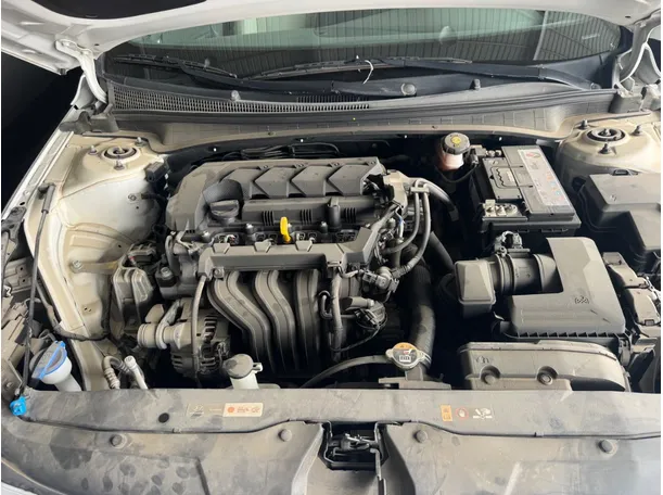 Car image 19