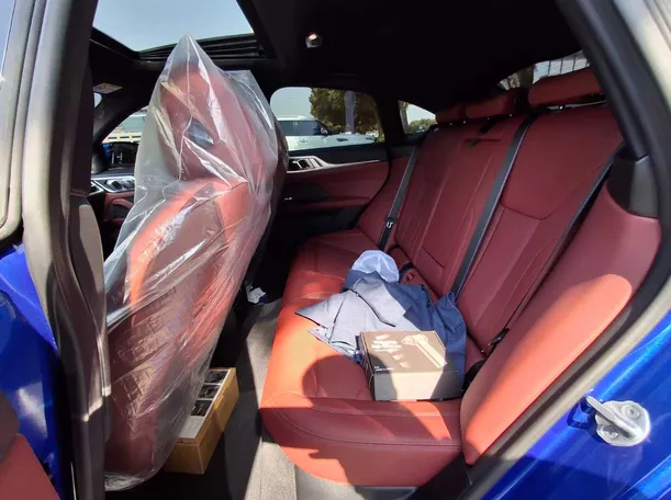 Car image 13