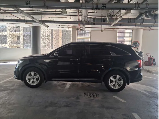 Car image 8