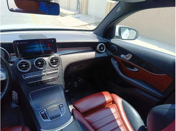Car image 36