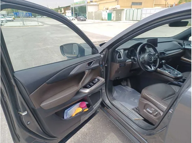 Car image 10
