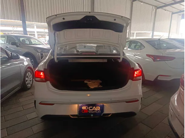 Car image 23