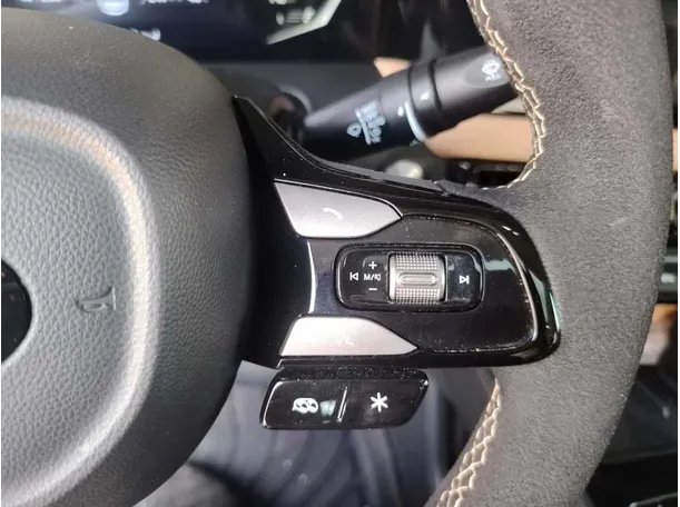 Car image 38