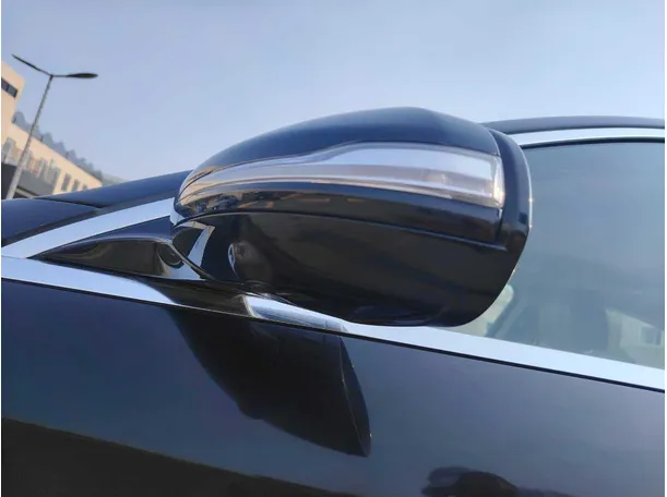 Car image 33