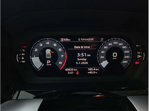 Car image 19