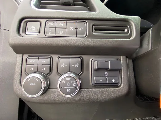 Car image 26