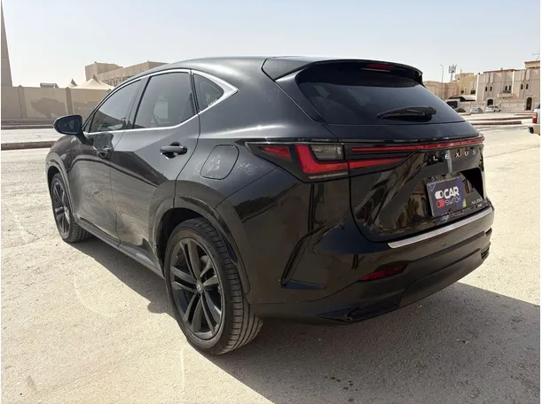 Car image 7