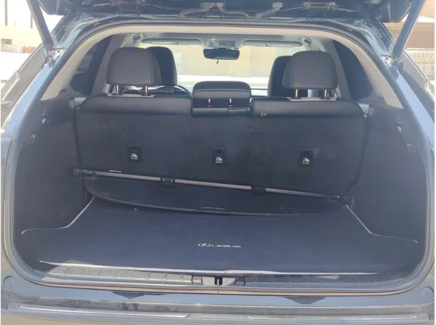 Car image 25