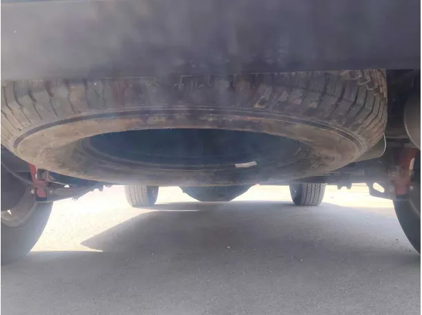 Car image 30