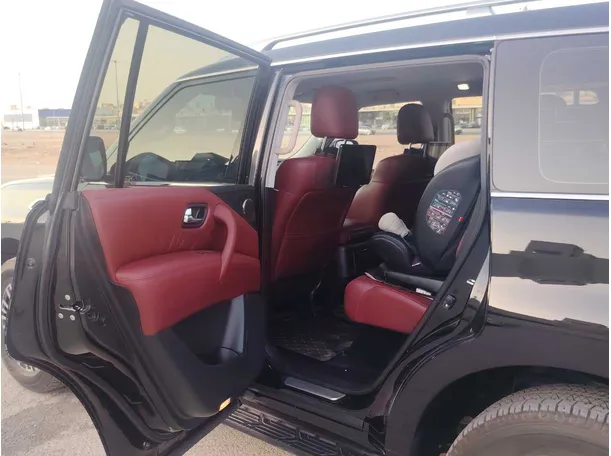 Car image 15