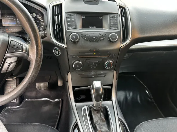 Car image 19
