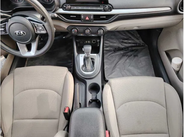 Car image 18