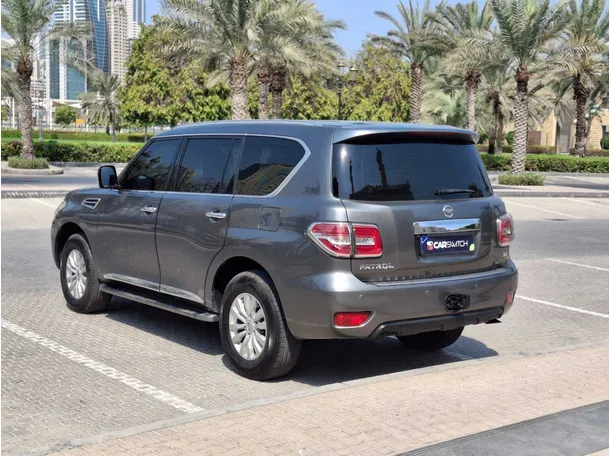 Car image 7