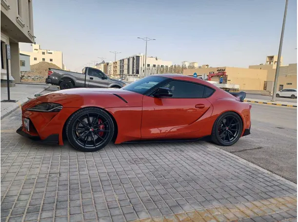 Car image 8