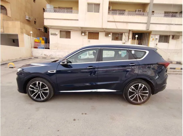 Car image 8