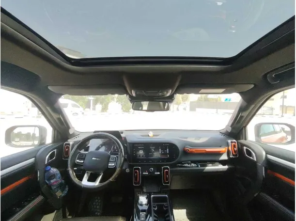 Car image 17