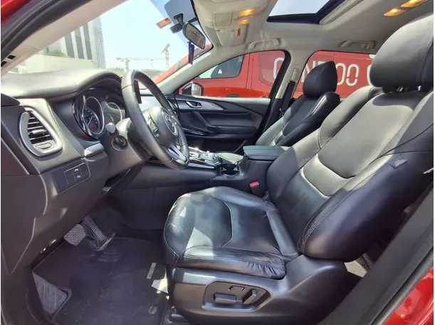Car image 12
