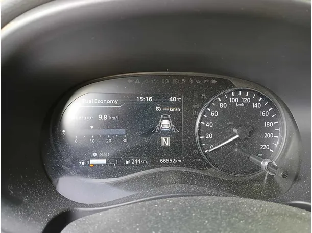 Car image 18