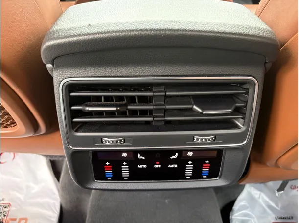 Car image 29
