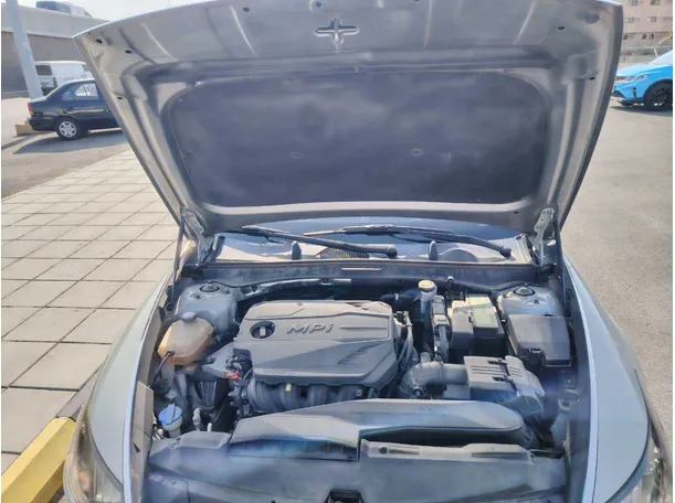 Car image 29