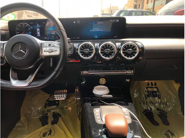 Car image 19