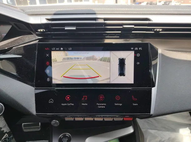 Car image 19