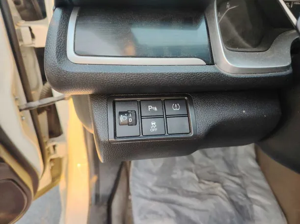 Car image 40