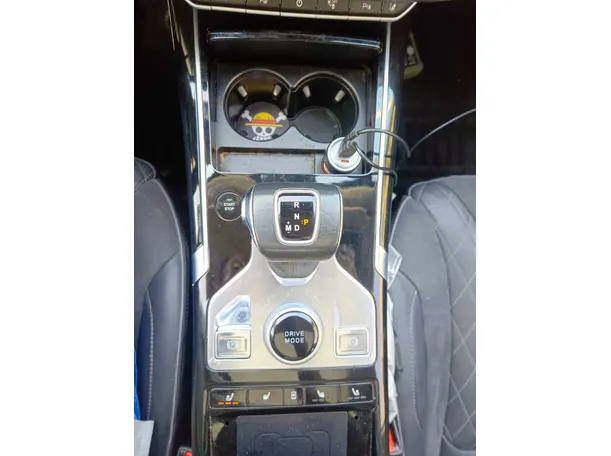 Car image 26