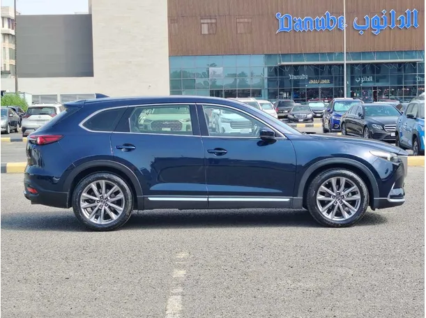 Car image 4