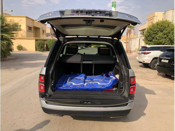 Car image 17
