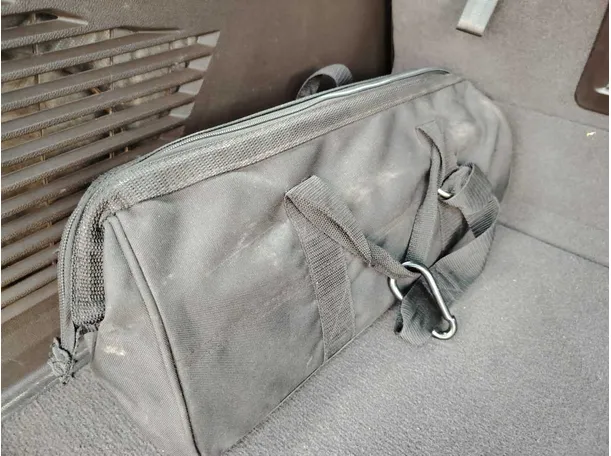 Car image 35