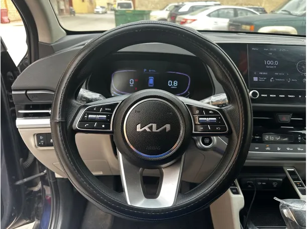 Car image 22
