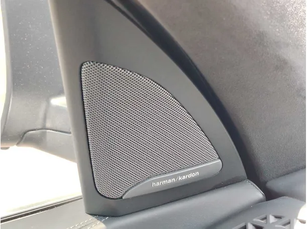 Car image 33