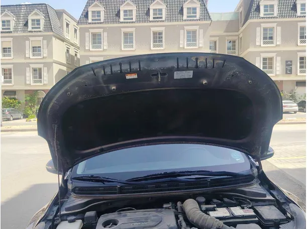 Car image 35