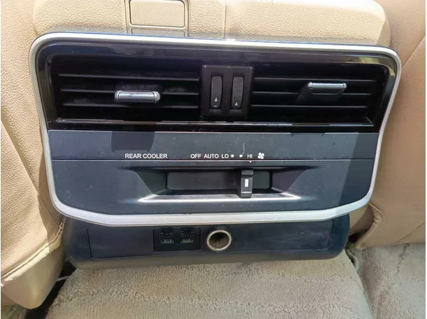 Car image 33