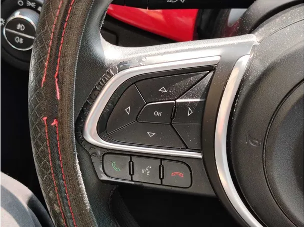 Car image 25
