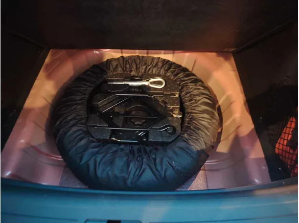 Car image 29