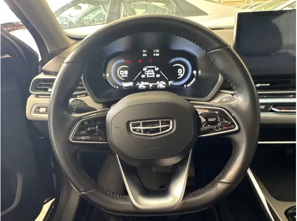 Car image 10