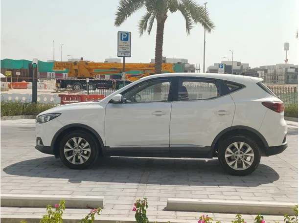 Car image 8