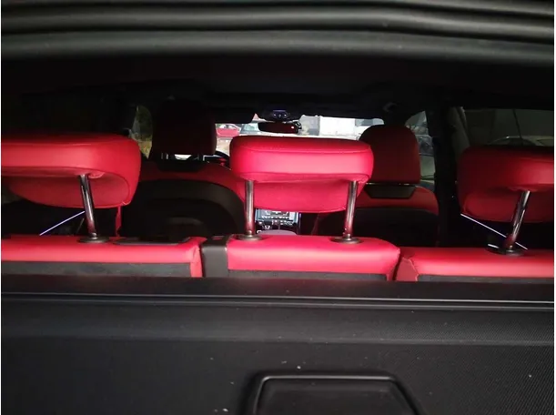 Car image 30