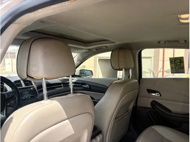 Car image 18