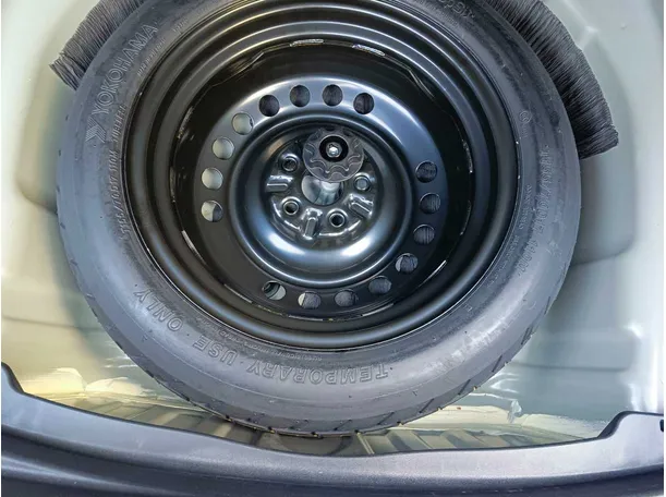 Car image 37