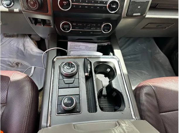 Car image 18