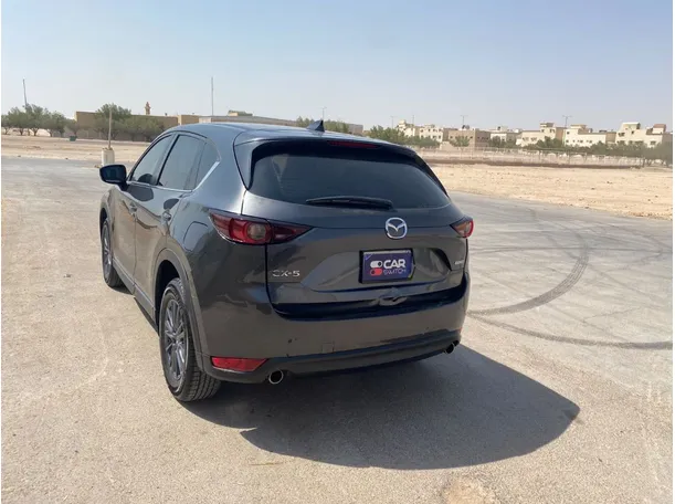 Car image 7