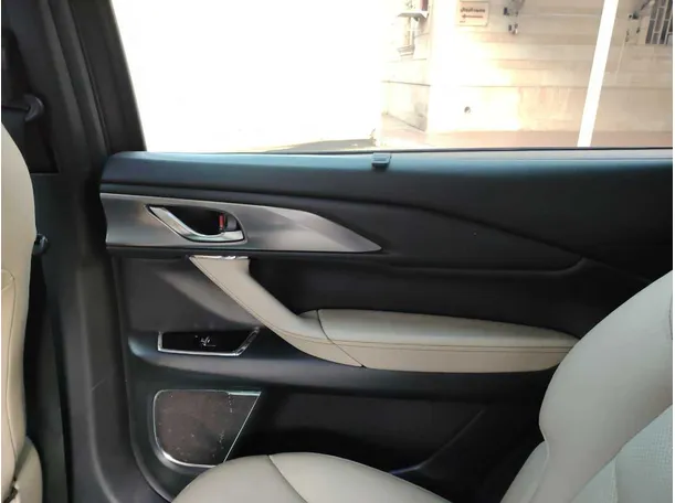 Car image 40